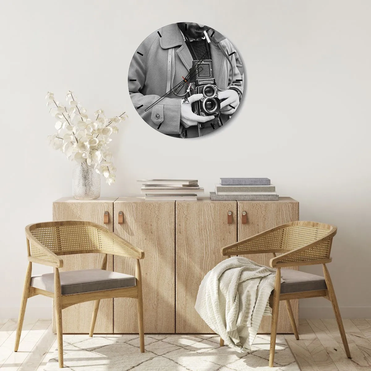 Wall clock - Clock on glass - Man with a retro analog camera - 30x30cm - In Retro Style - Modern wall decoration for the living room, kitchen, and bedroom ARTTOR