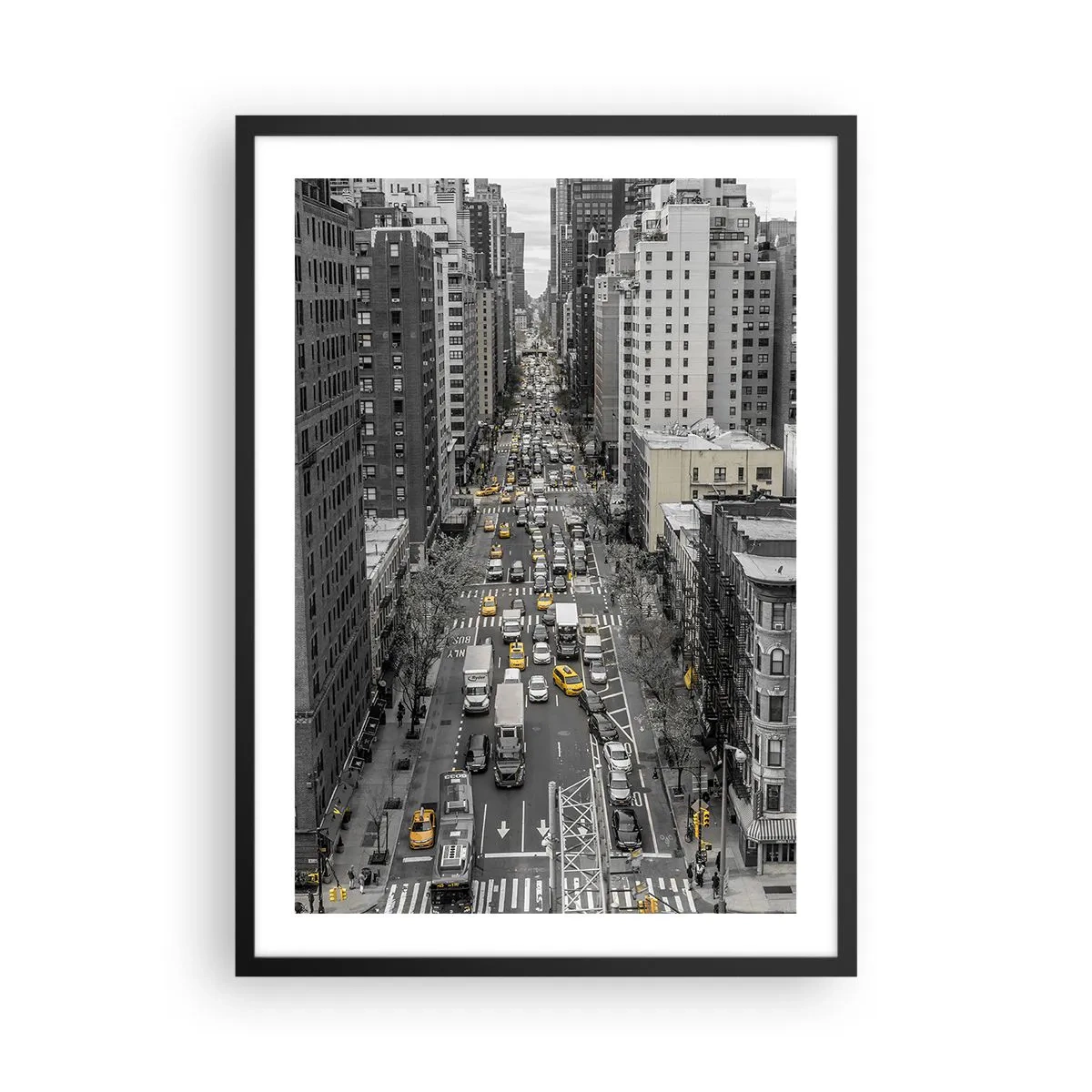 Poster in black frame - New York City street in black and white with yellow taxis - 50x70cm - New York Life - Modern wall decoration for the living room and bedroom ARTTOR